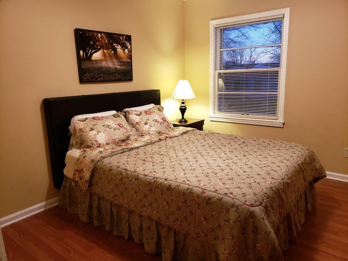 Cozy And Spacious-4 Bedrooms Townhouse Lexington Bagian luar foto