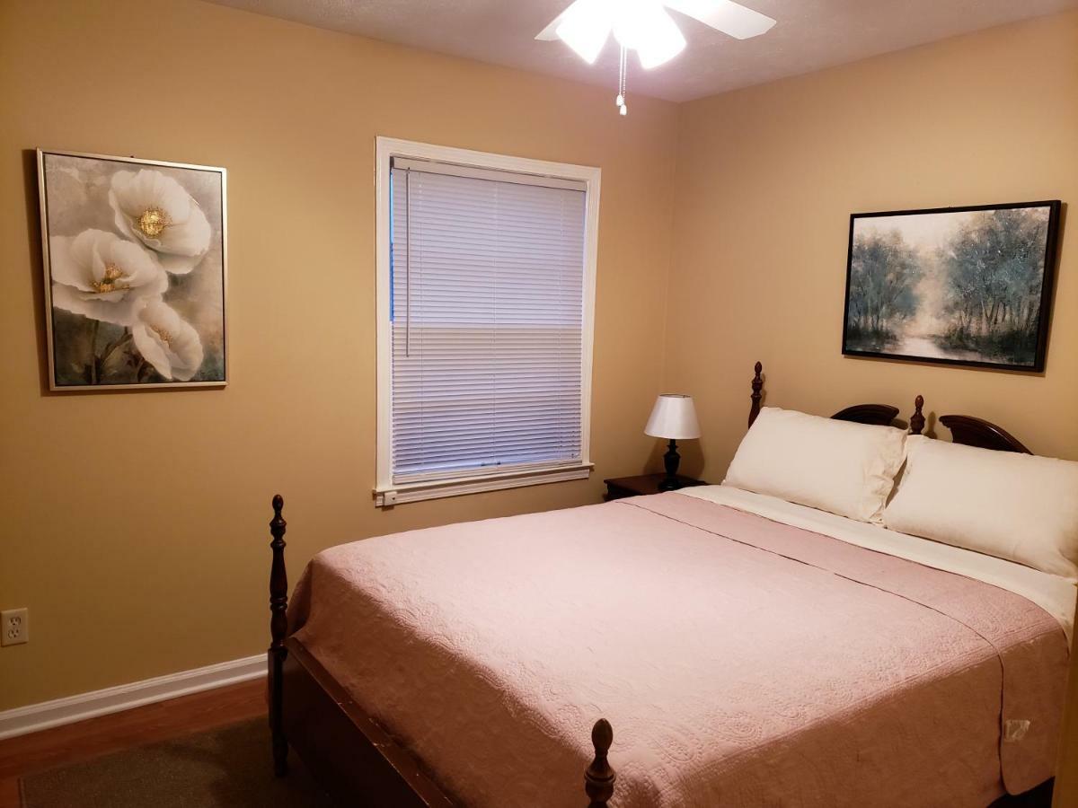 Cozy And Spacious-4 Bedrooms Townhouse Lexington Bagian luar foto
